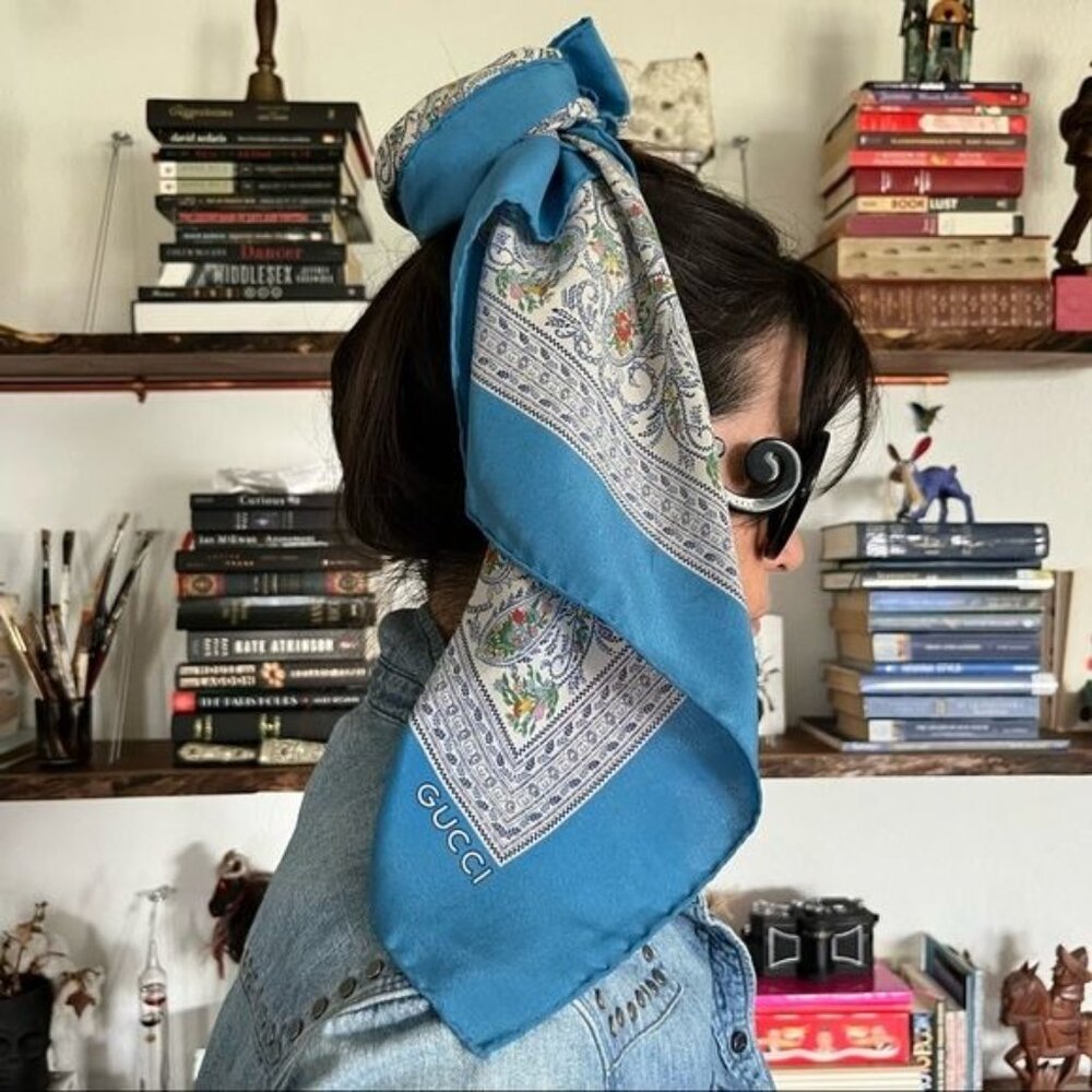 Gucci Silk Paisley Floral Frame Scarf - Picture 2 of 11